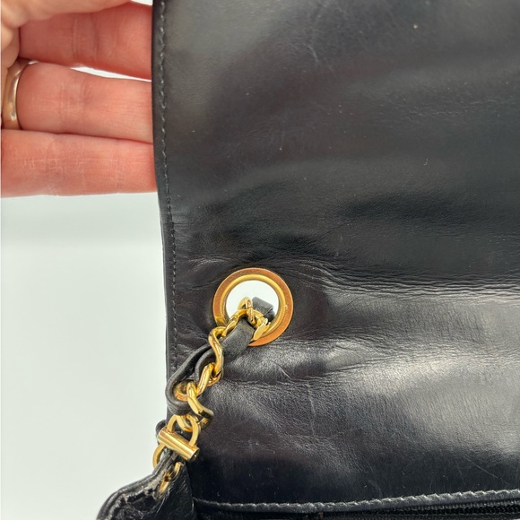 Authentic vintage Chanel Alligator Flap Bag - Picture 10 of 16